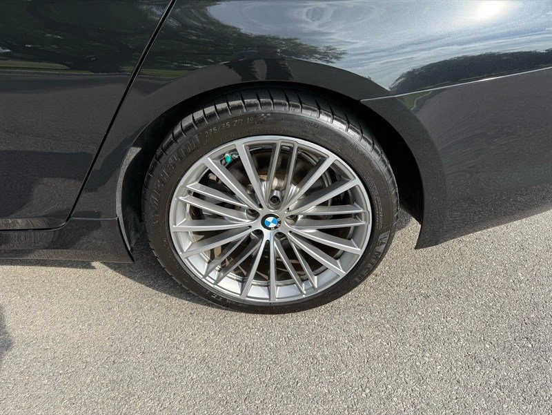 2017 BMW 5 Series - Image 9 of 20