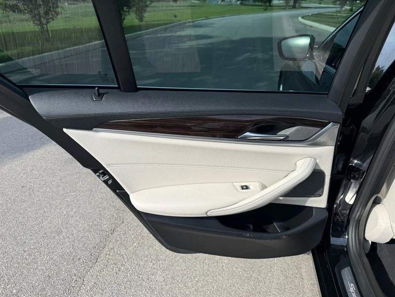 2017 BMW 5 Series - Image 15 of 20