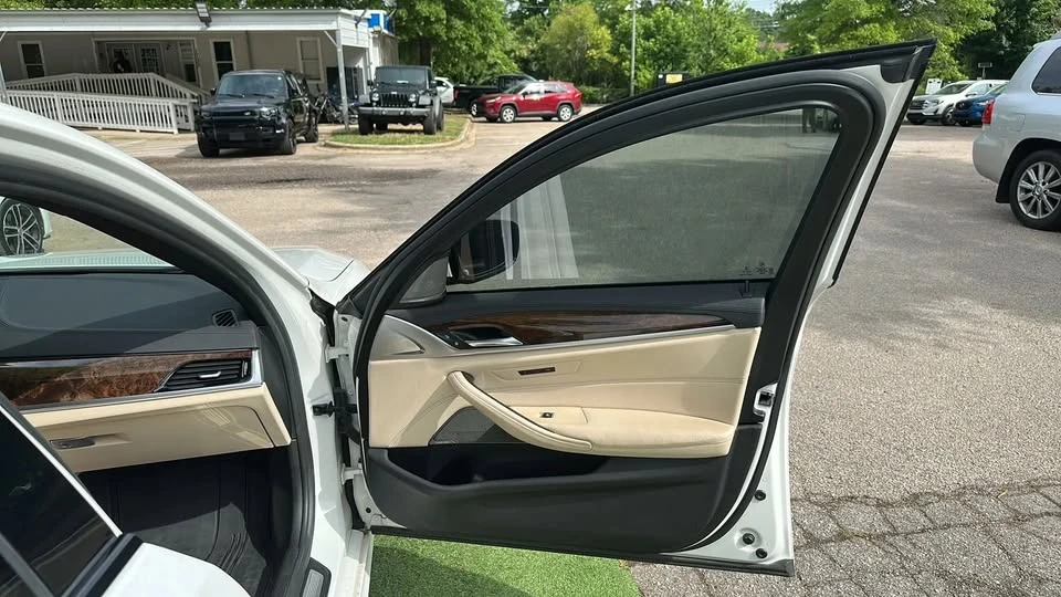 2017 BMW 5 Series - Image 18 of 20