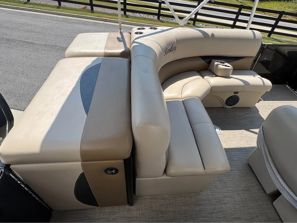 2017 Bentley - Image 14 of 20