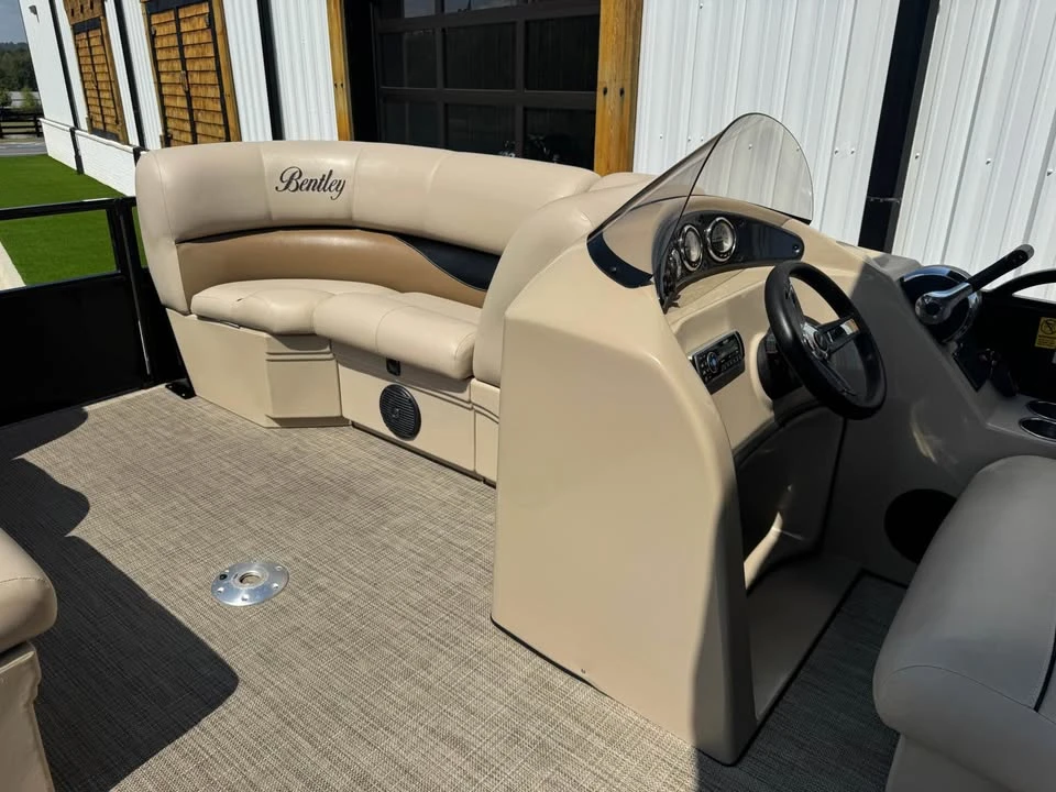 2017 Bentley - Image 11 of 20