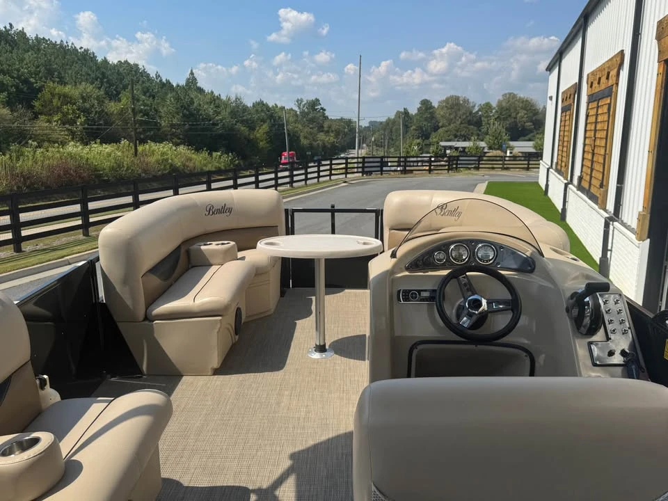 2017 Bentley - Image 7 of 20