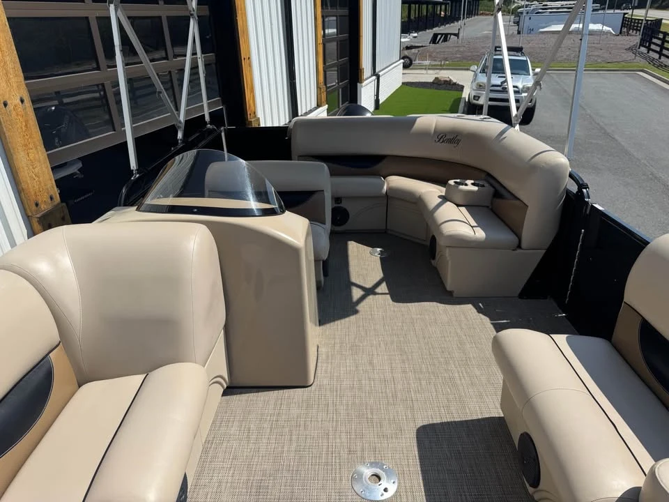 2017 Bentley - Image 18 of 20