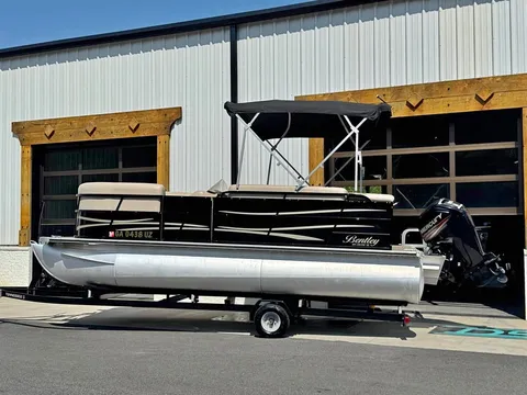 2017 Bentley 200 Cruise Pontoon