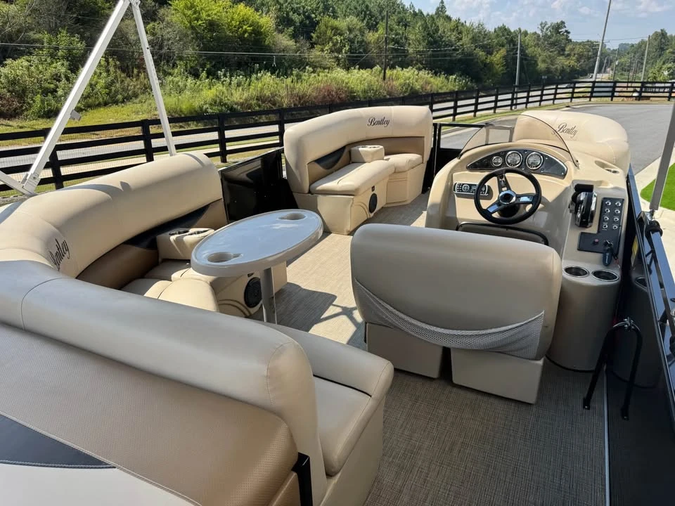 2017 Bentley - Image 6 of 20