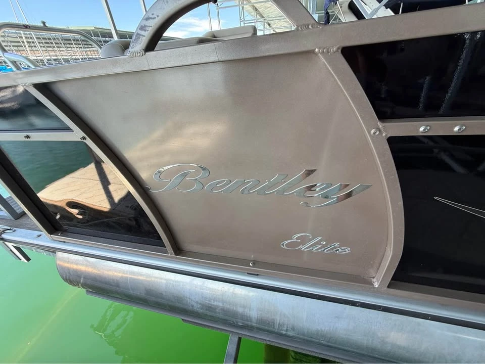 2017 Bentley - Image 6 of 19