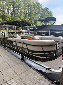 2017 Bentley 243 Cruise SE 24' Tri-Toon