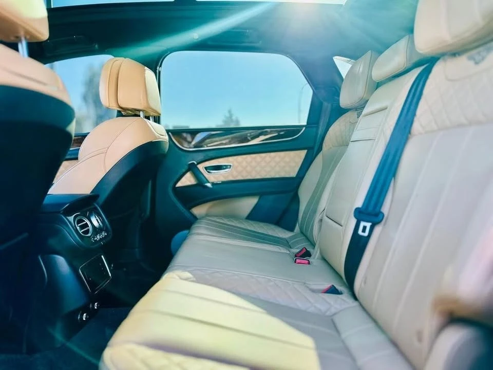 2017 Bentley Bentayga - Image 14 of 19