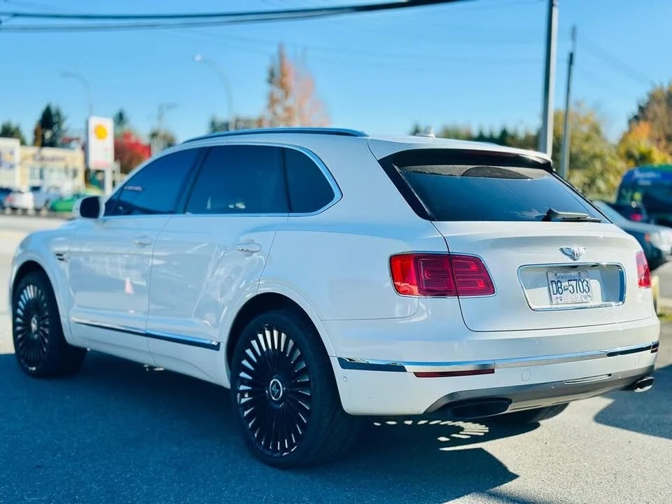 2017 Bentley Bentayga - Image 6 of 19