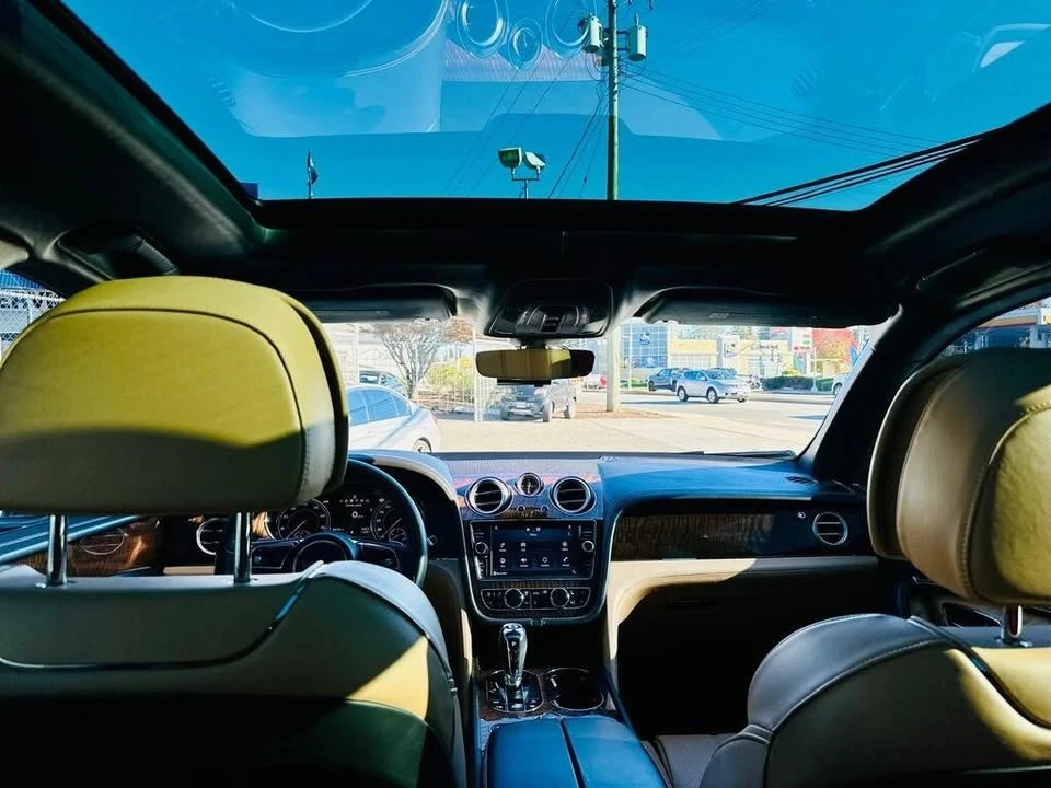 2017 Bentley Bentayga - Image 18 of 19