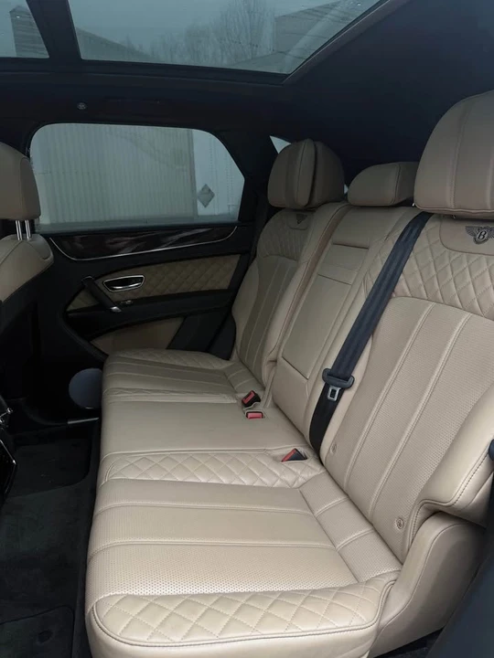 2017 Bentley Bentayga - Image 17 of 17