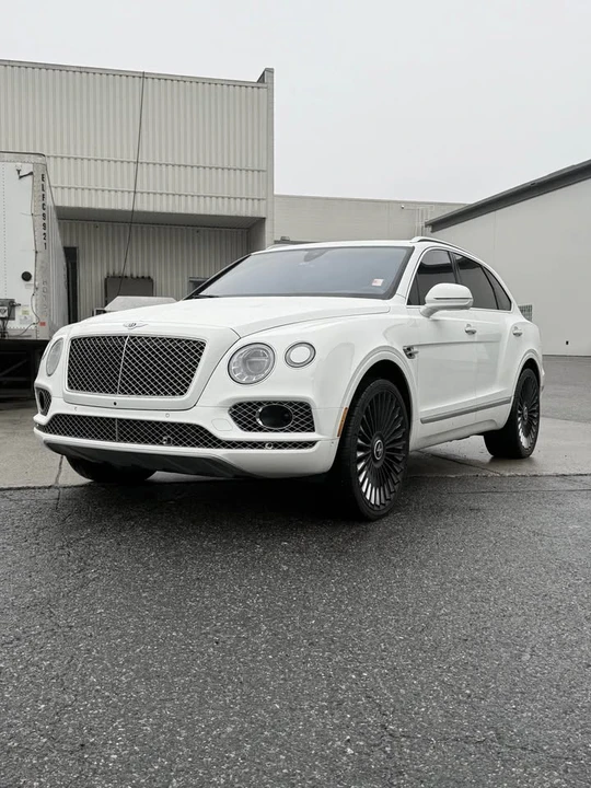 2017 Bentley Bentayga - Image 8 of 17