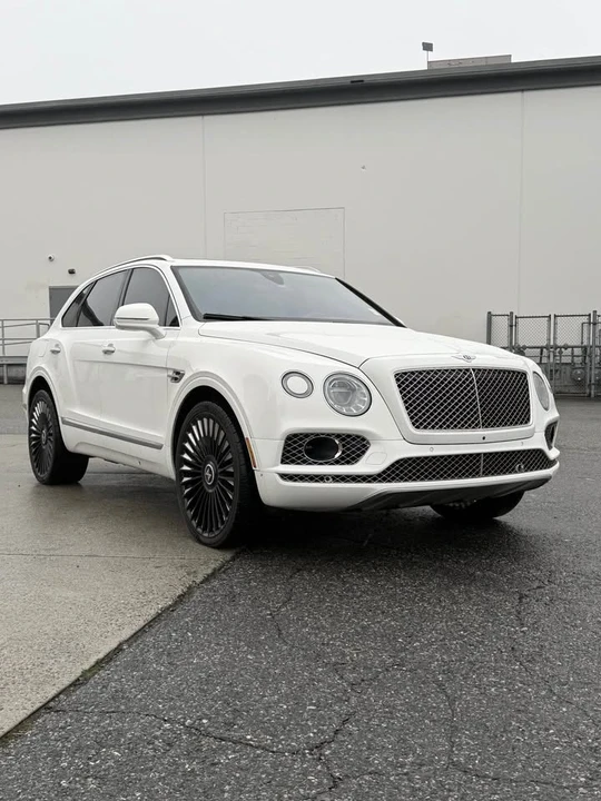 2017 Bentley Bentayga - Image 2 of 17