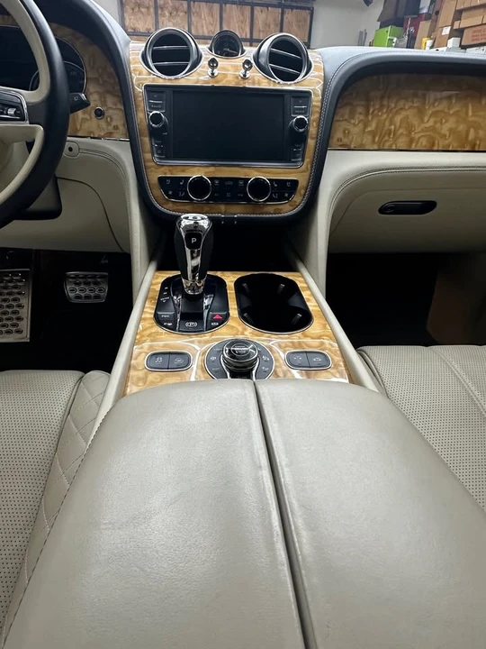 2017 Bentley Bentayga - Image 10 of 20