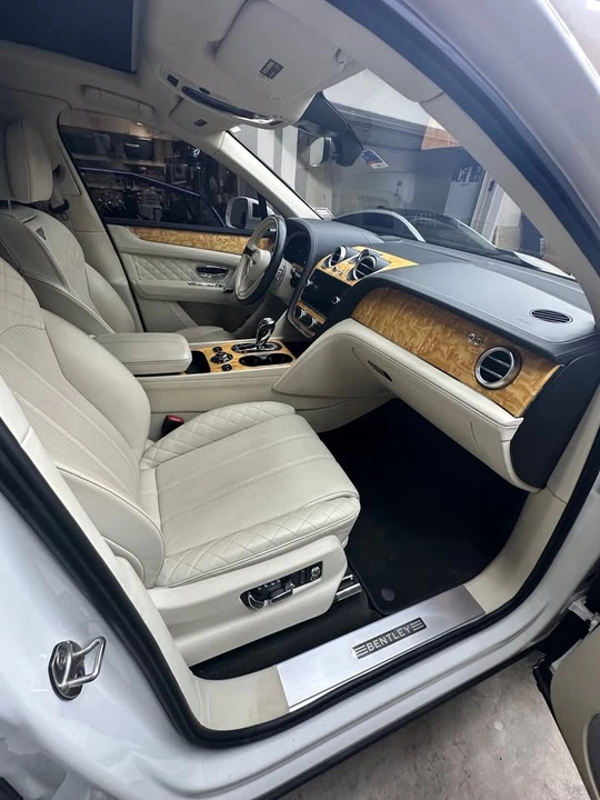 2017 Bentley Bentayga - Image 8 of 20
