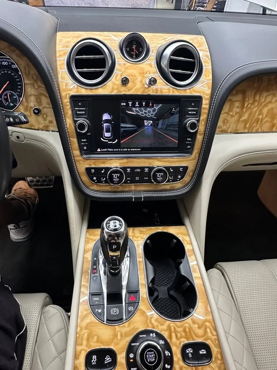 2017 Bentley Bentayga - Image 16 of 20