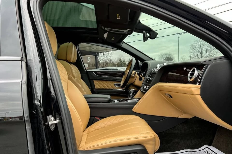 2017 Bentley Bentayga - Image 11 of 20