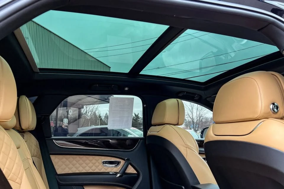 2017 Bentley Bentayga - Image 15 of 20