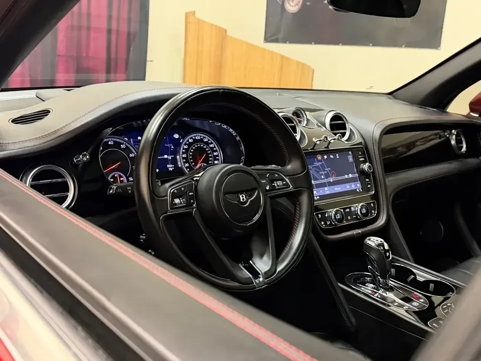 2017 Bentley Bentayga - Image 18 of 20
