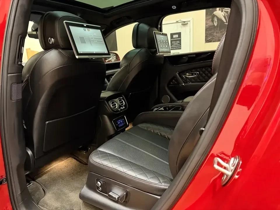 2017 Bentley Bentayga - Image 9 of 20