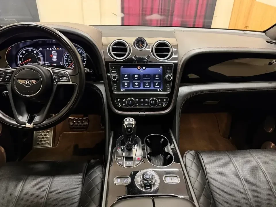 2017 Bentley Bentayga - Image 17 of 20
