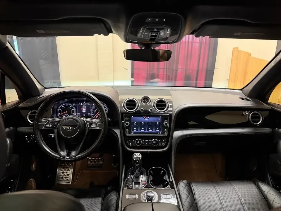 2017 Bentley Bentayga - Image 19 of 20