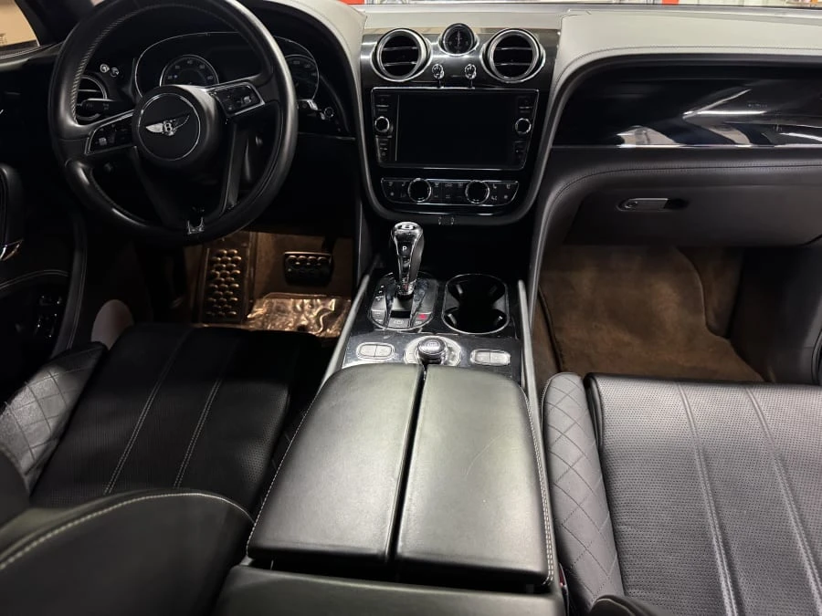 2017 Bentley Bentayga - Image 9 of 14