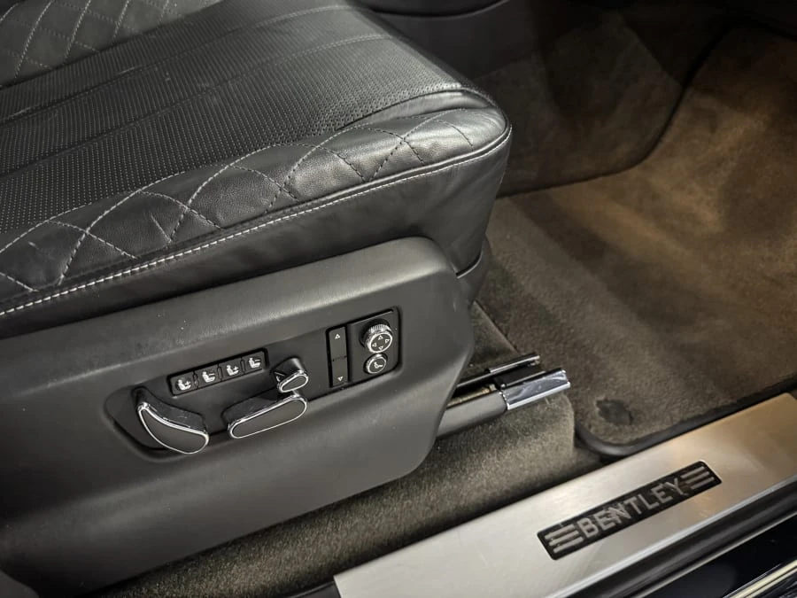 2017 Bentley Bentayga - Image 11 of 14