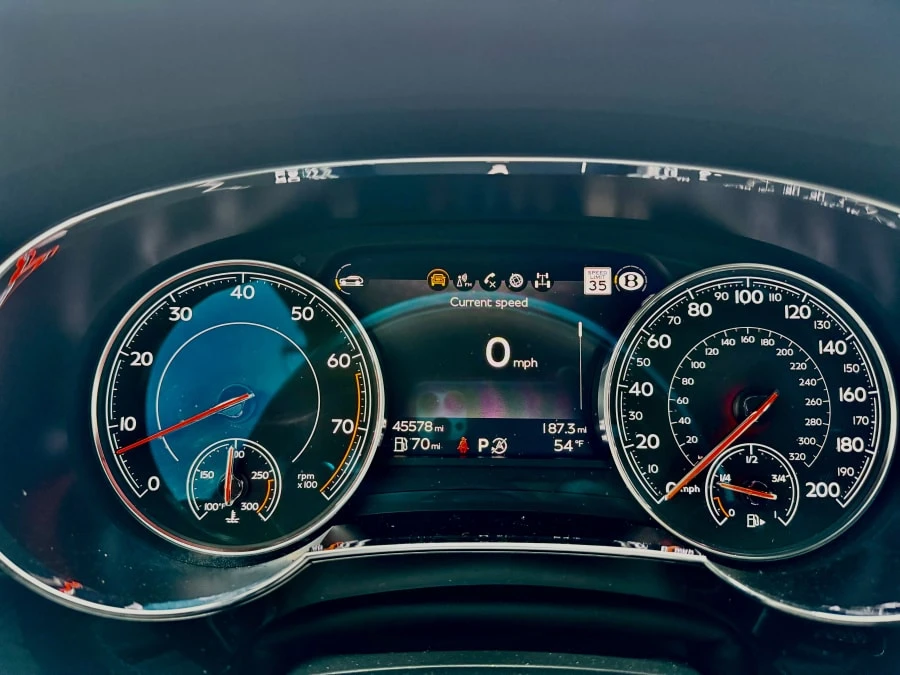2017 Bentley Bentayga - Image 10 of 14