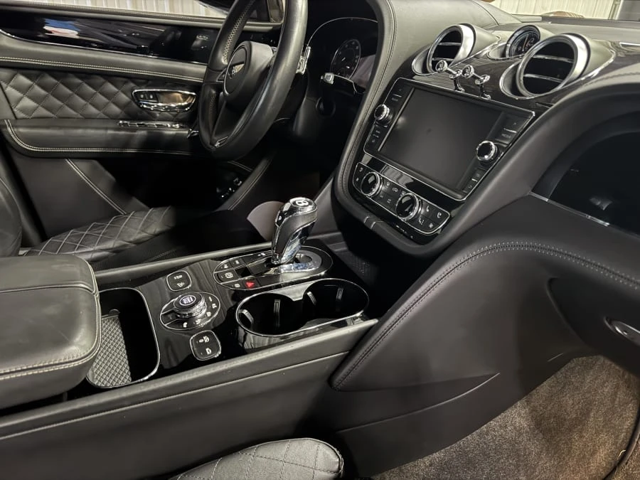 2017 Bentley Bentayga - Image 13 of 14