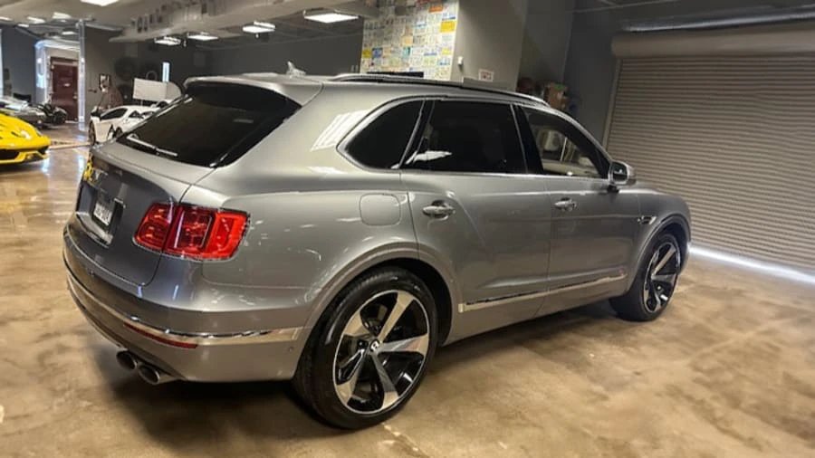 2017 Bentley Bentayga - Image 2 of 2