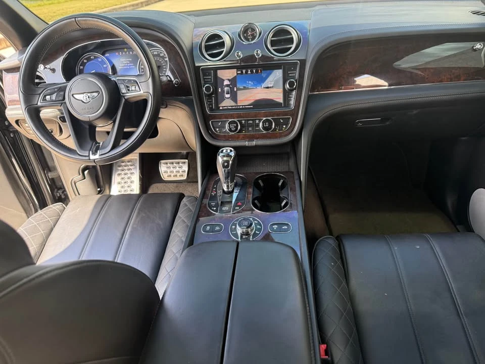 2017 Bentley Bentayga - Image 12 of 16