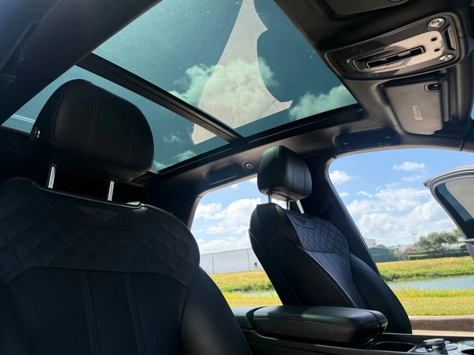 2017 Bentley Bentayga - Image 13 of 16