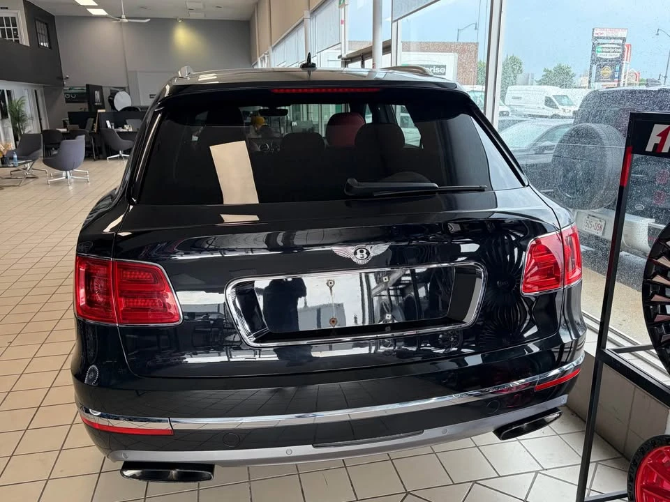 2017 Bentley Bentayga - Image 7 of 13