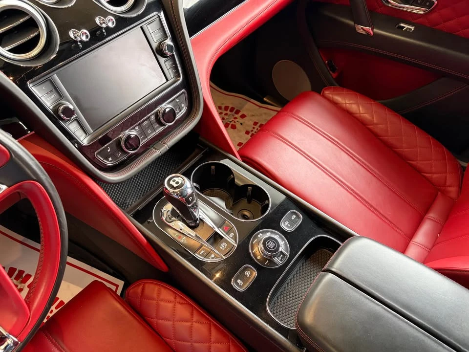 2017 Bentley Bentayga - Image 10 of 13