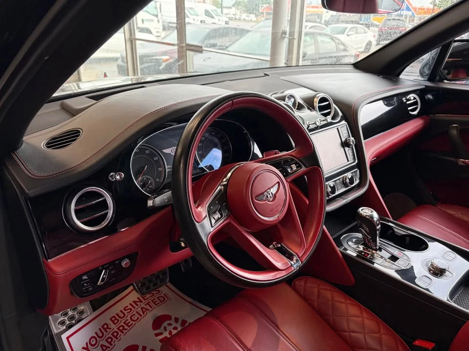 2017 Bentley Bentayga - Image 8 of 13