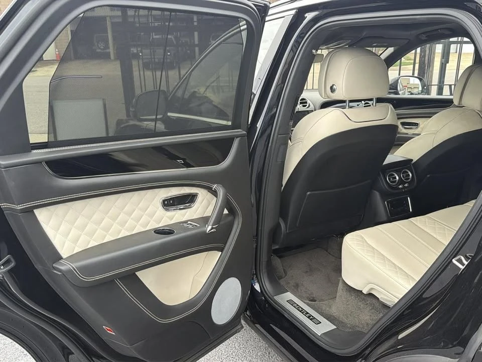2017 Bentley Bentayga - Image 6 of 7