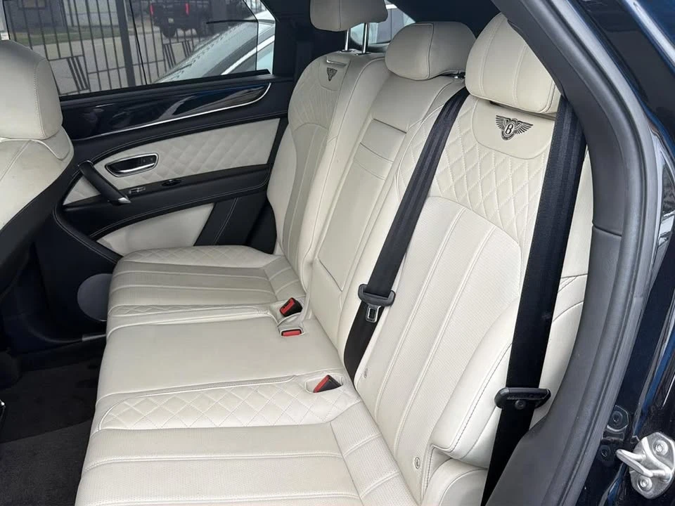 2017 Bentley Bentayga - Image 4 of 7