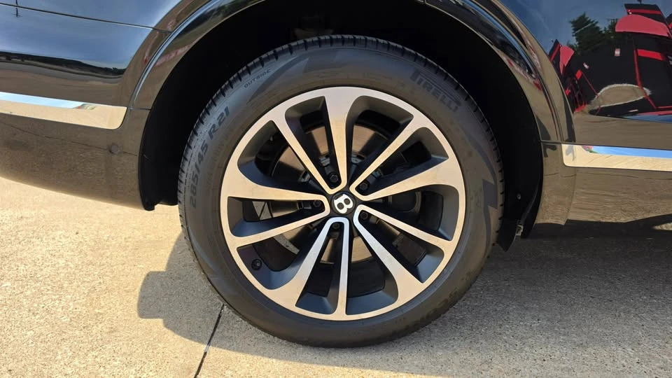2017 Bentley Bentayga - Image 15 of 20