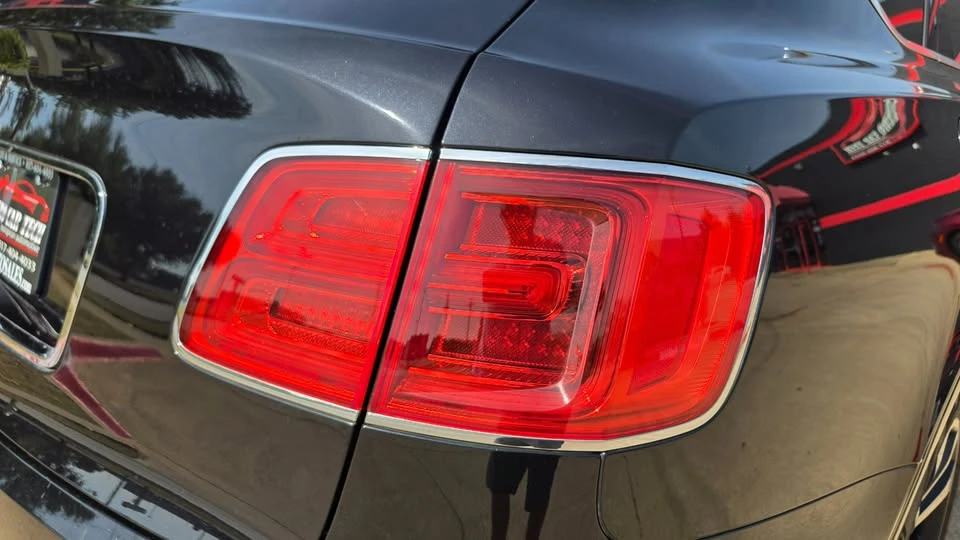 2017 Bentley Bentayga - Image 9 of 20