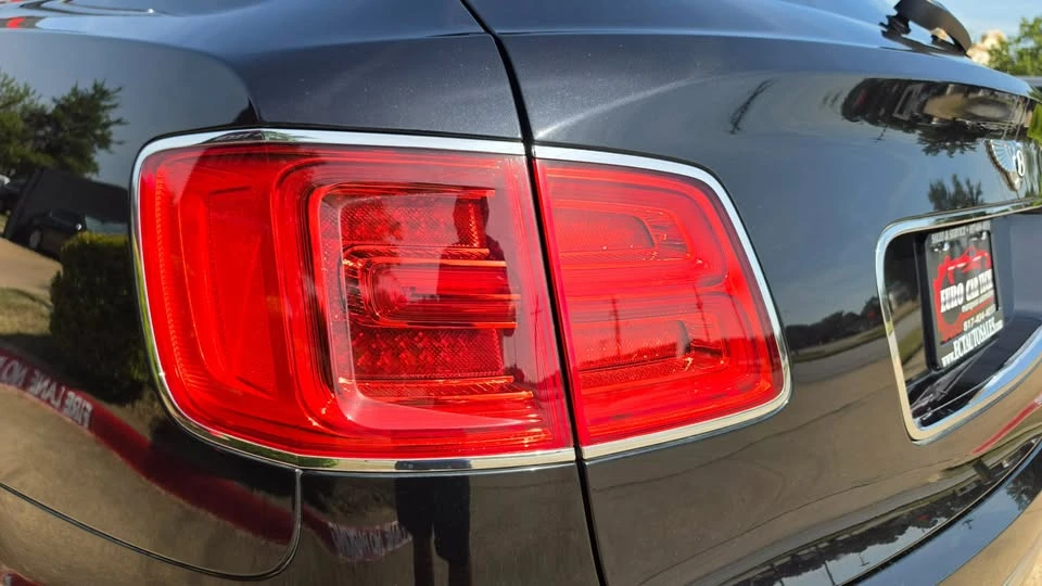 2017 Bentley Bentayga - Image 10 of 20