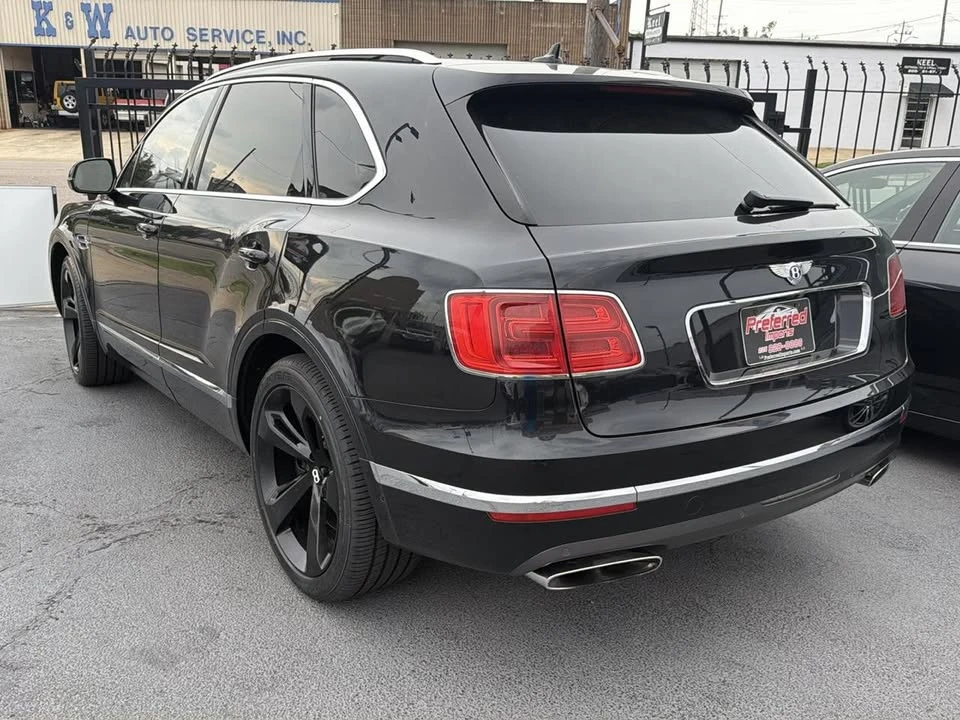2017 Bentley Bentayga - Image 2 of 7