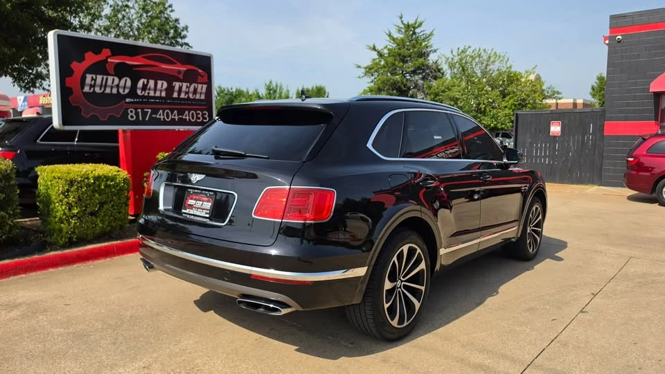 2017 Bentley Bentayga - Image 8 of 20
