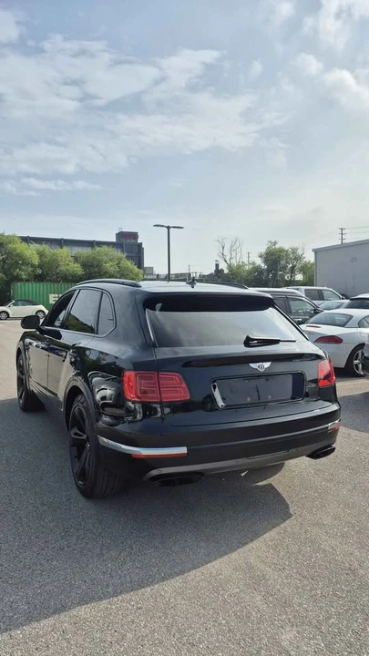 2017 Bentley Bentayga - Image 5 of 14