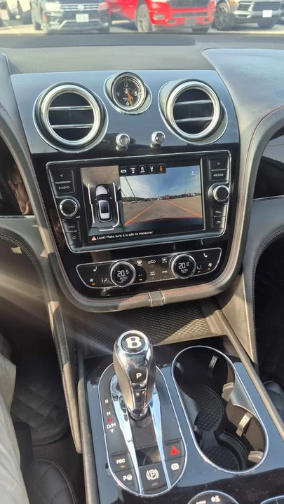 2017 Bentley Bentayga - Image 13 of 14