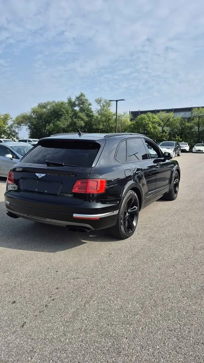 2017 Bentley Bentayga - Image 4 of 14
