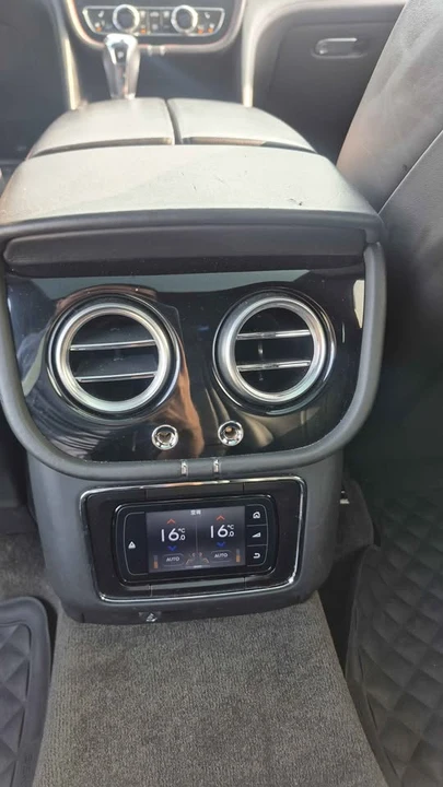 2017 Bentley Bentayga - Image 9 of 14