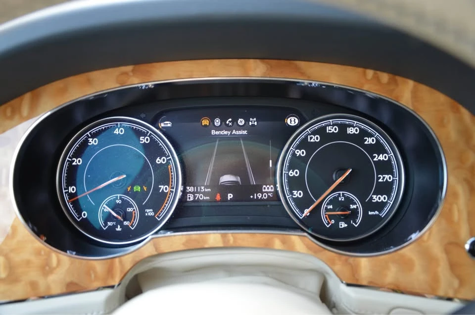 2017 Bentley Bentayga - Image 10 of 20