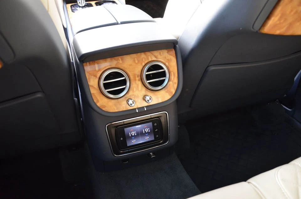 2017 Bentley Bentayga - Image 15 of 20