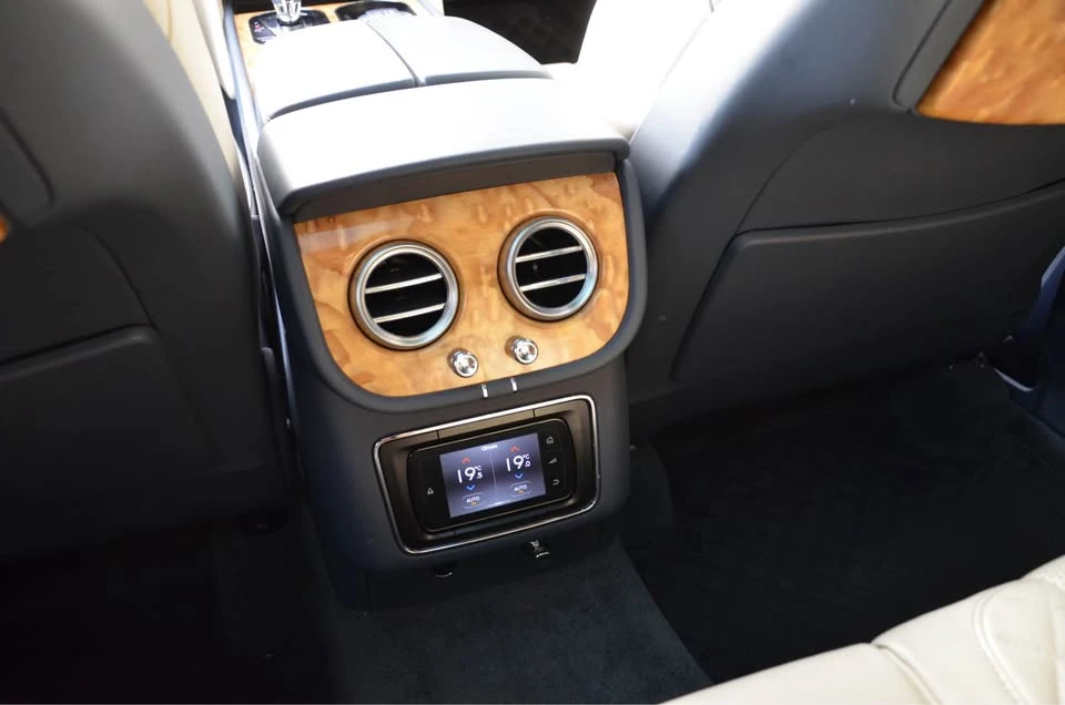 2017 Bentley Bentayga - Image 17 of 20